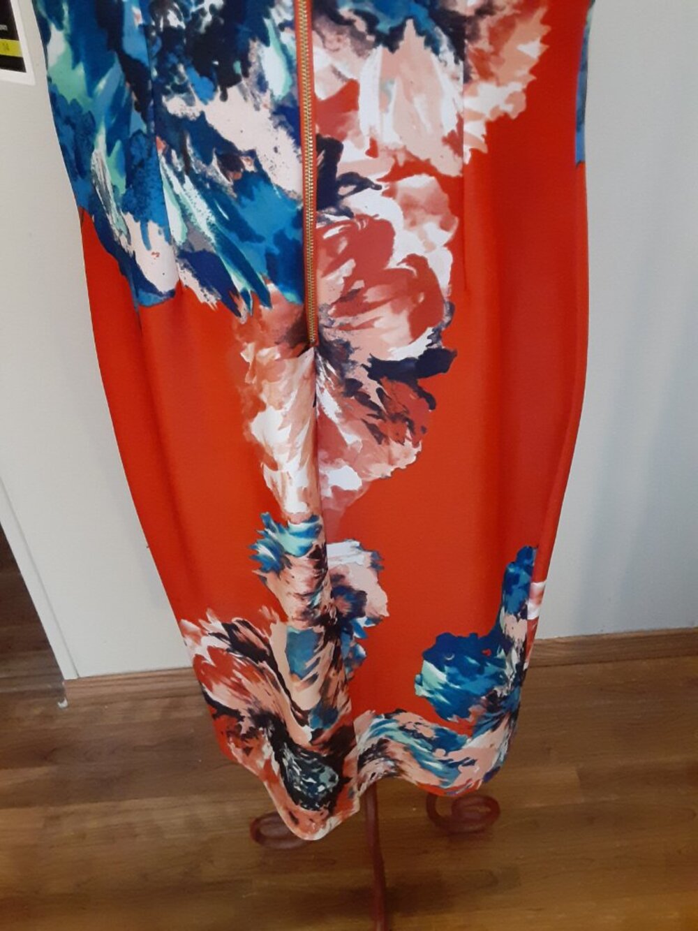 Julian TaylorNewYork sheath sleeveless red with blue floral dress 14 silhouette - Picture 5 of 16
